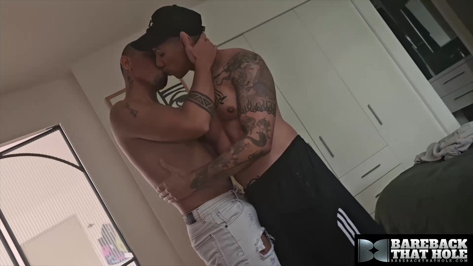 BAREBACKTHATHOLE Muscular Brandon Vel Slides Bare Dick Into Antonio Pix Hole