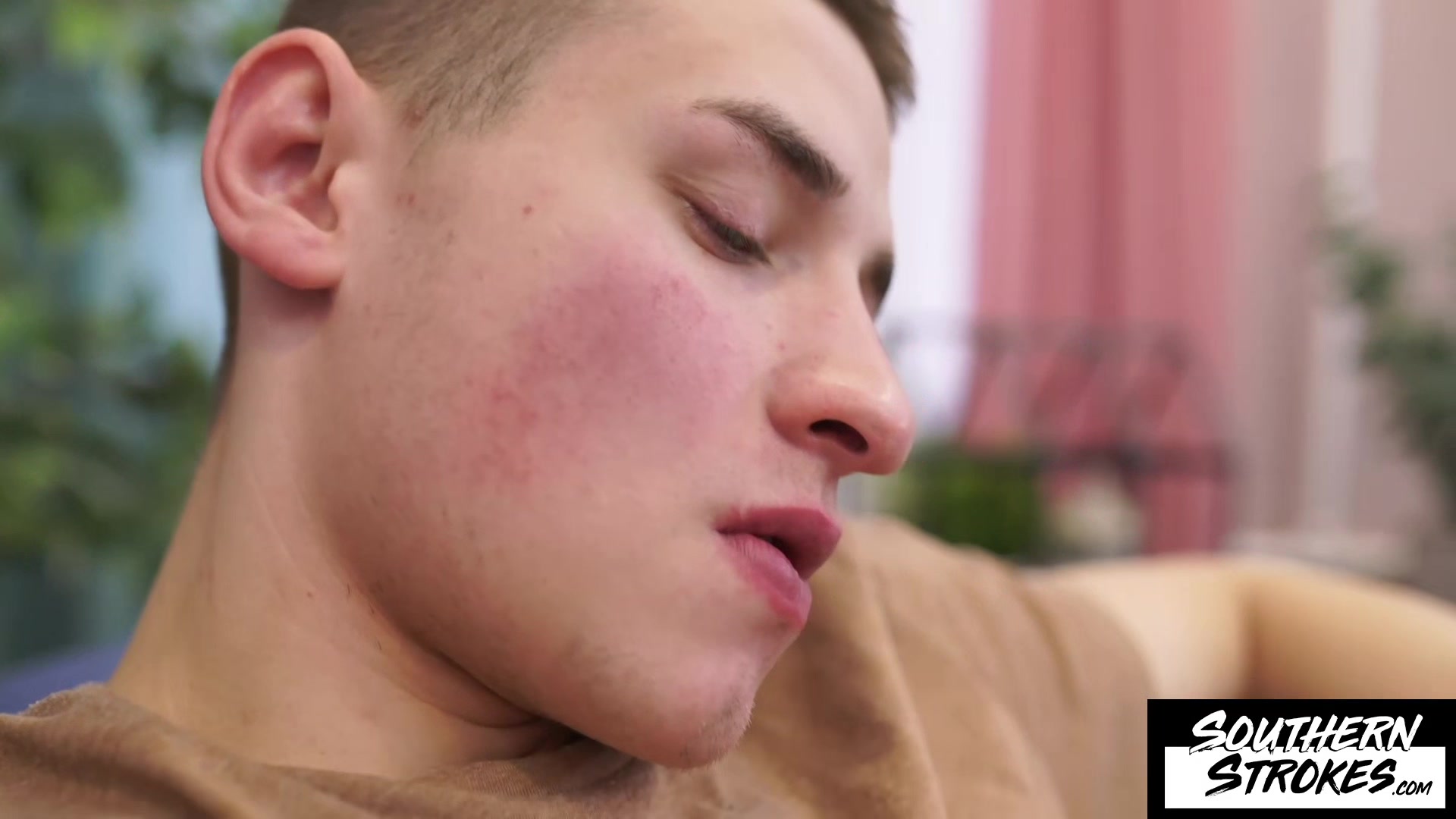 SOUTHERNSTROKES Sexy Twink John Corn Barebacks Alex Blade Smooth Butt