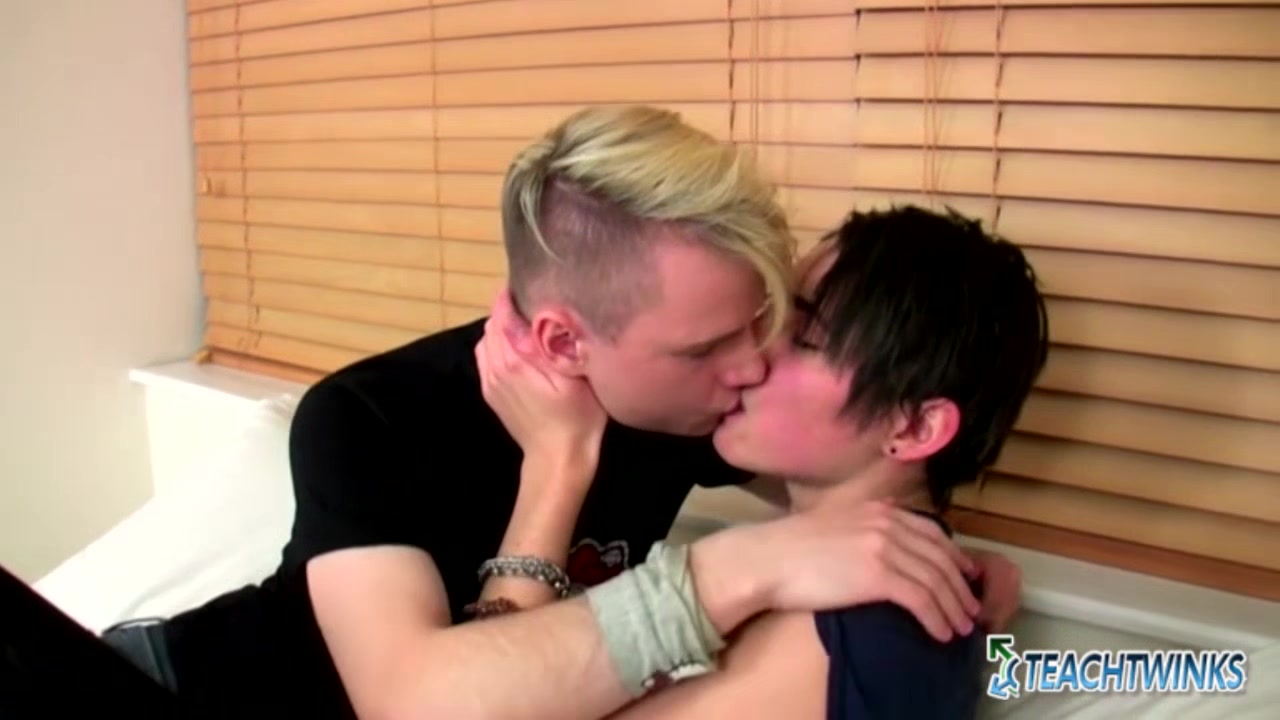 TeachTwinks: Twink Kamyk Walker Smashed The Sweaty Ass Of Kyle Dickson