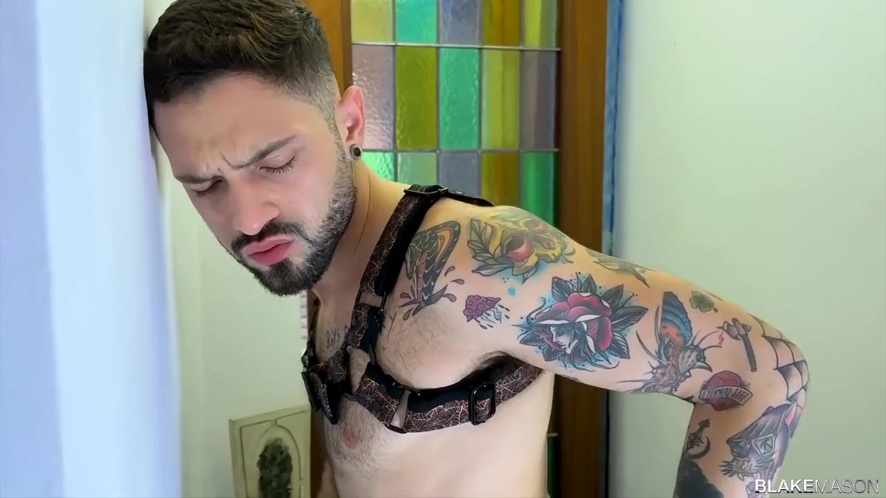 Pilation Of Hot Jocks Getting Their Cock Suck And Ass Pound In Their Couch