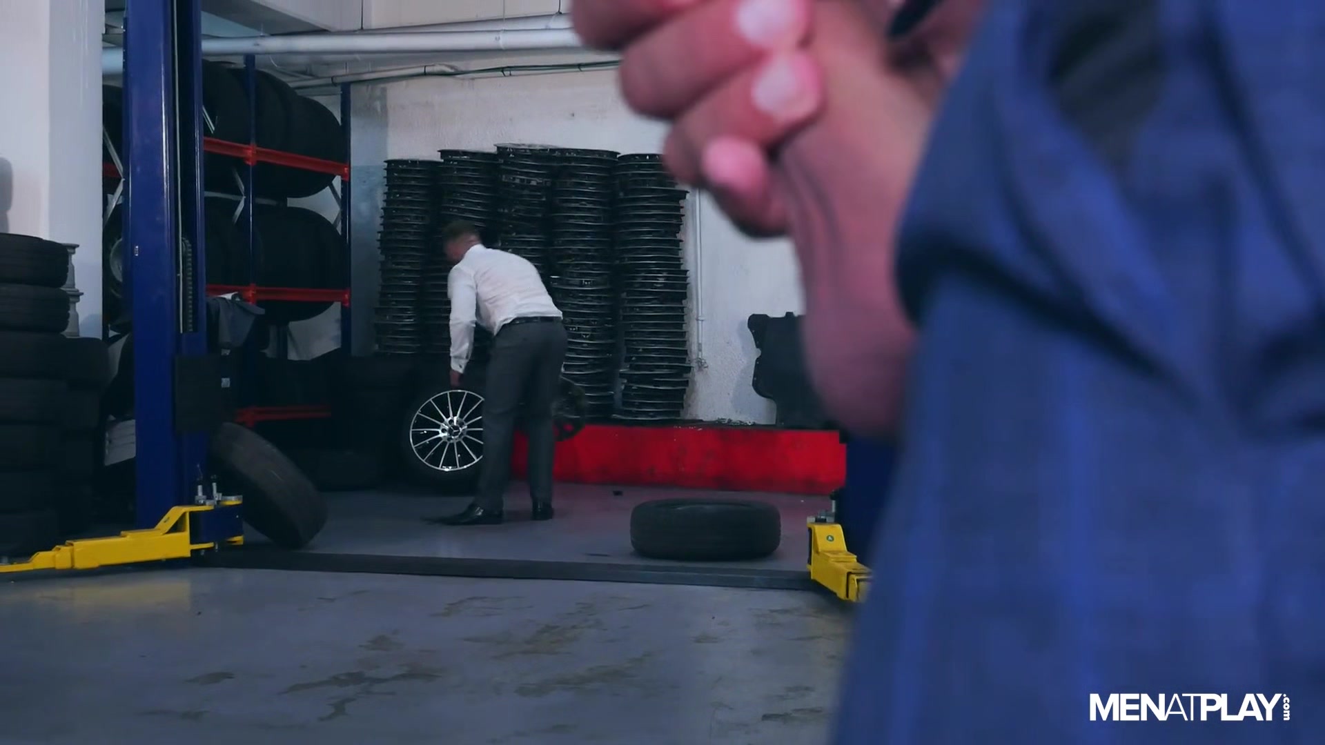 Used Car Salesman - MENatPLAY