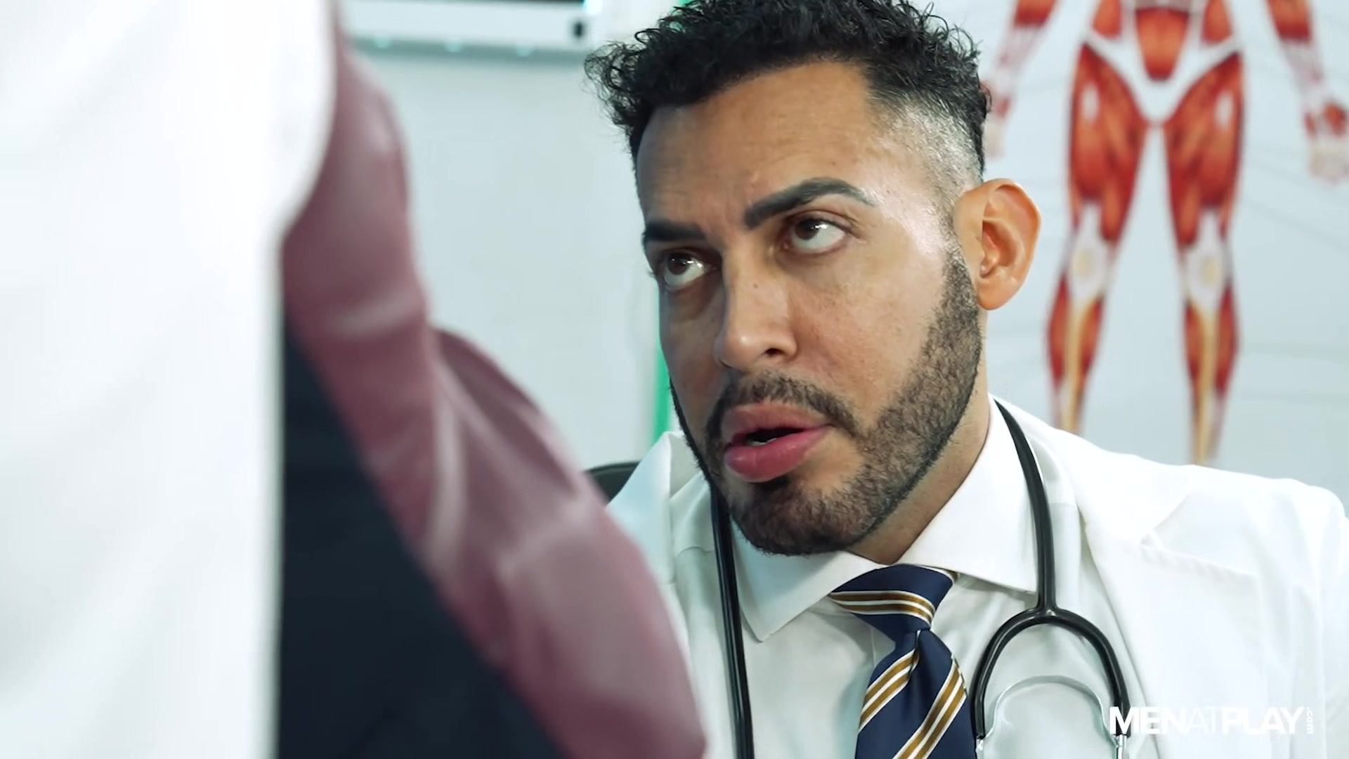 Dr. Rom Examines Koki - MENatPLAY