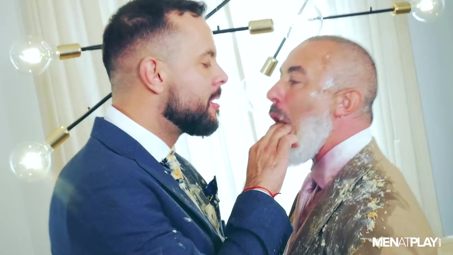 Food Fight 2 - MENatPLAY