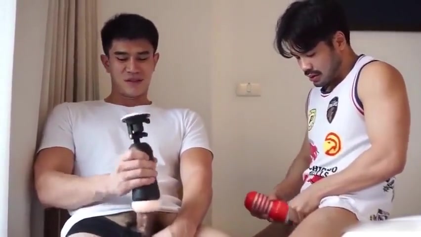 Thai Gay Muscle Porn - Konglah And Khaiwan Trying Out Their New Toys