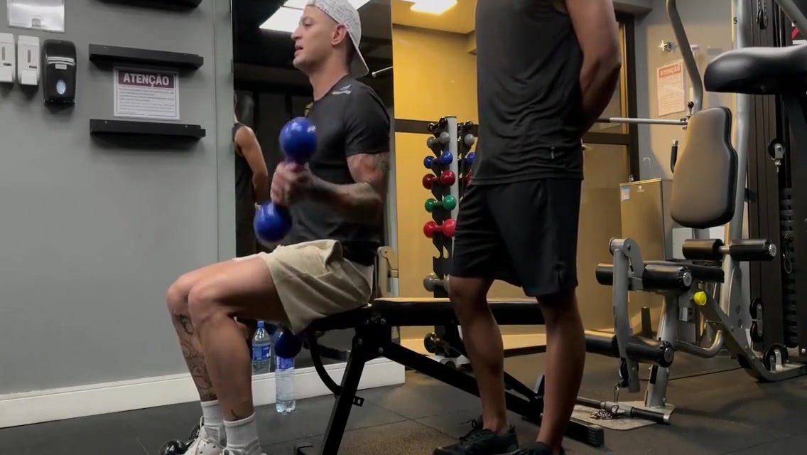Botei O Meu Parceiro De Treino Pra Me Pagar Um Boquetao