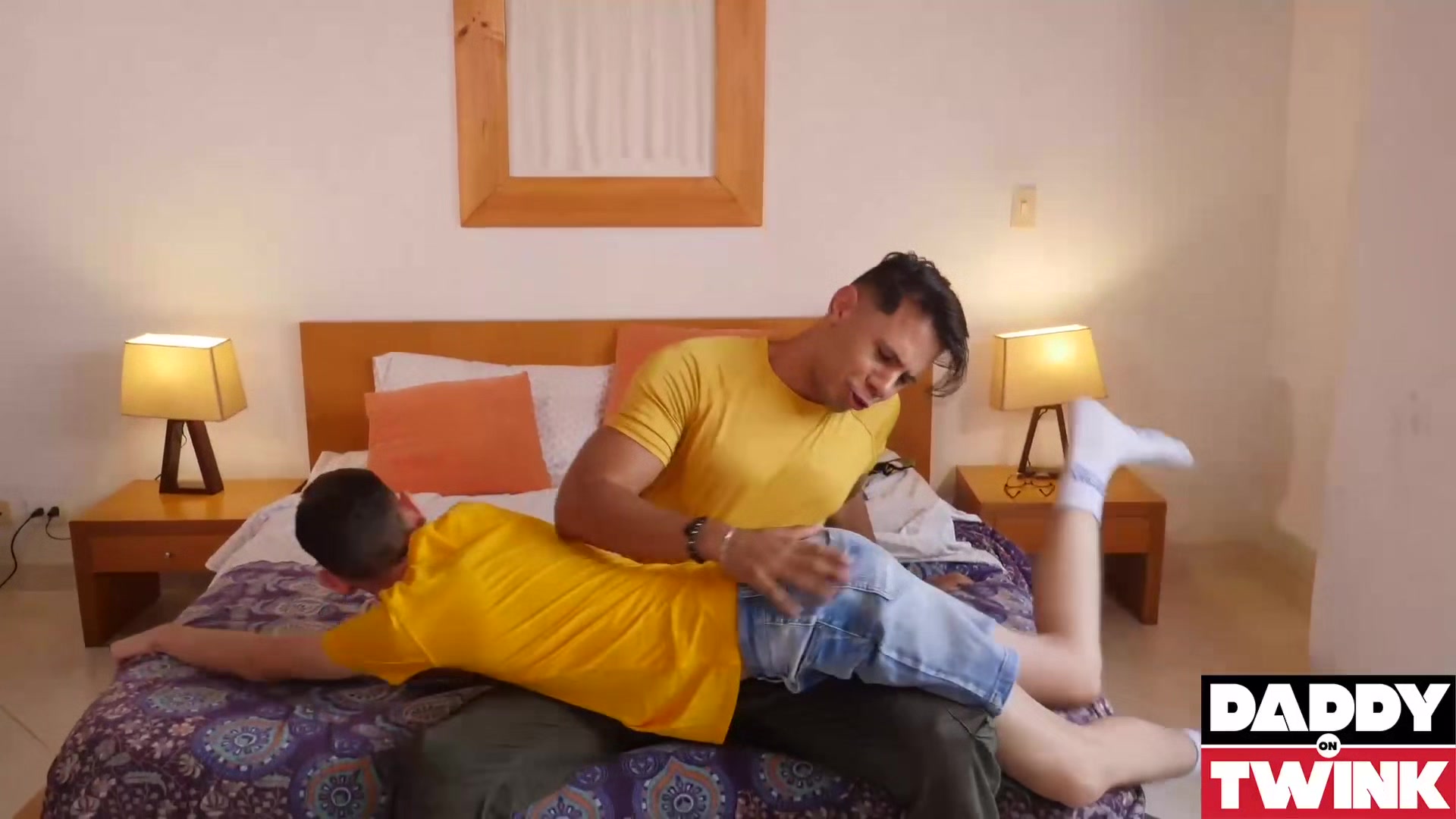 DADDYONTWINK Hung Andres Magno Gives Juan Vasquez An Unstoppable Bareback
