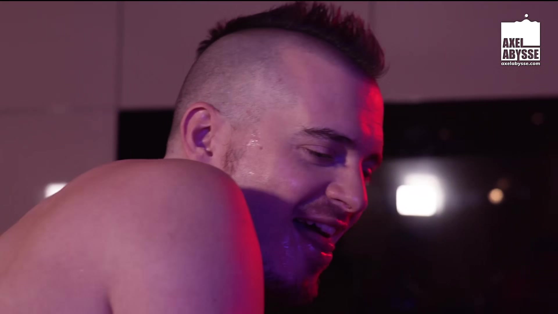Tattooed Axel Abysse Extremely Receives Wild Anal Fisting