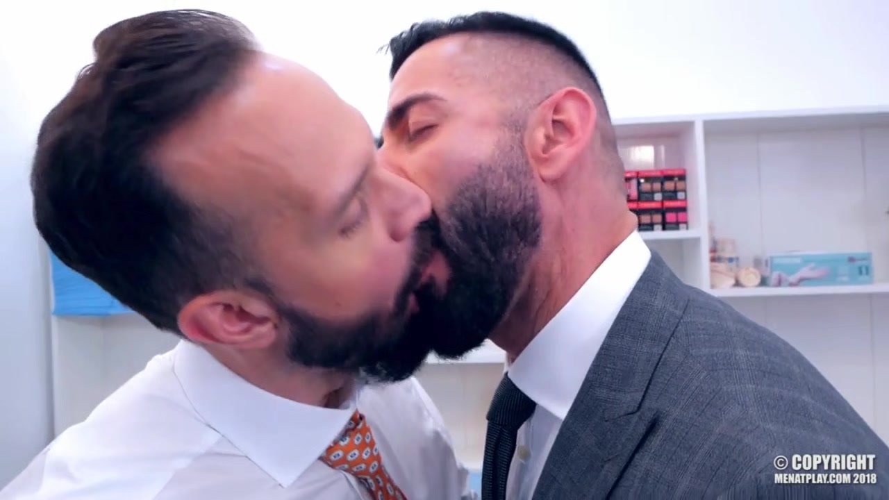 Large - MENatPLAY