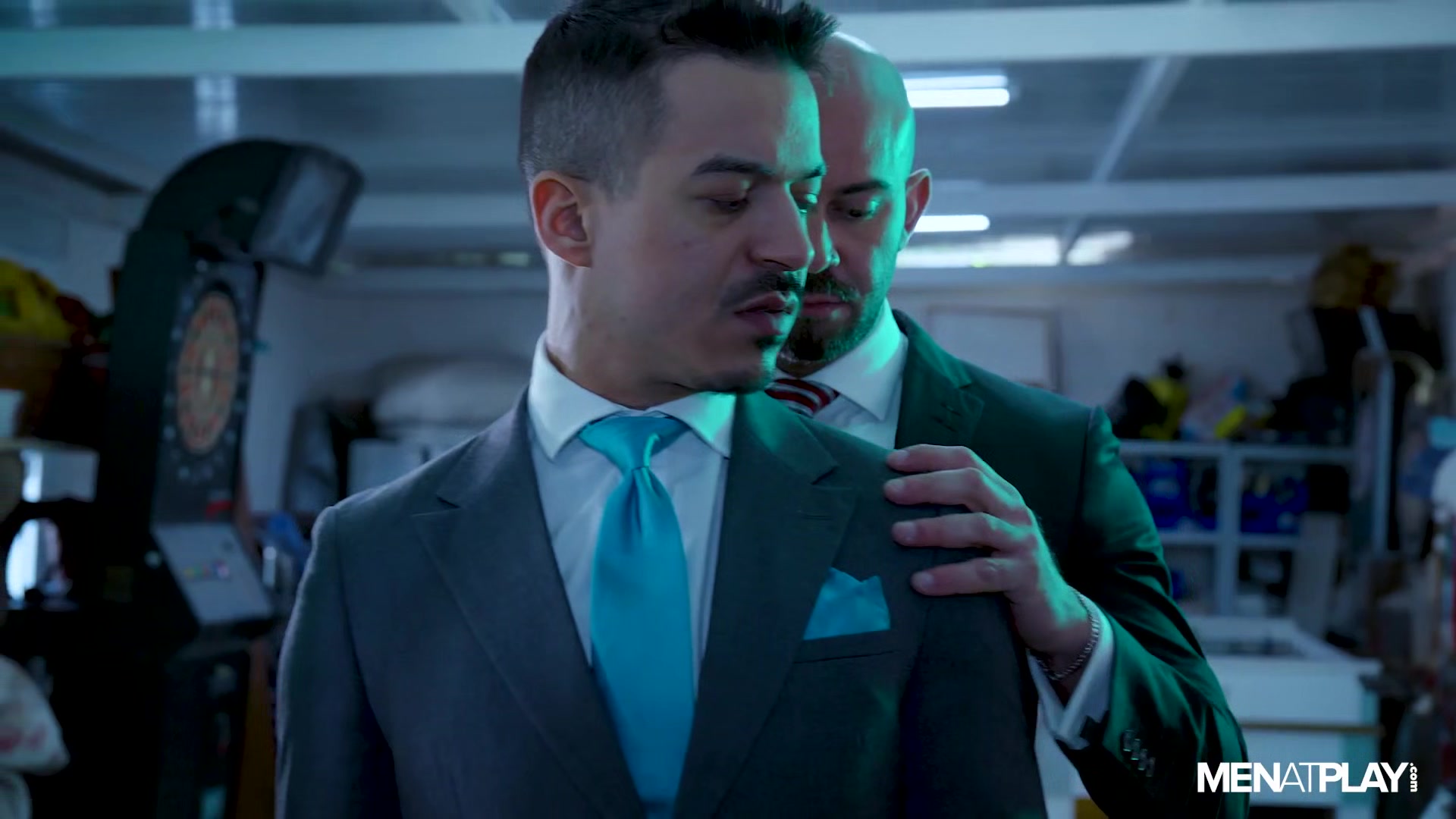 Pure Suit Mafia - MENatPLAY