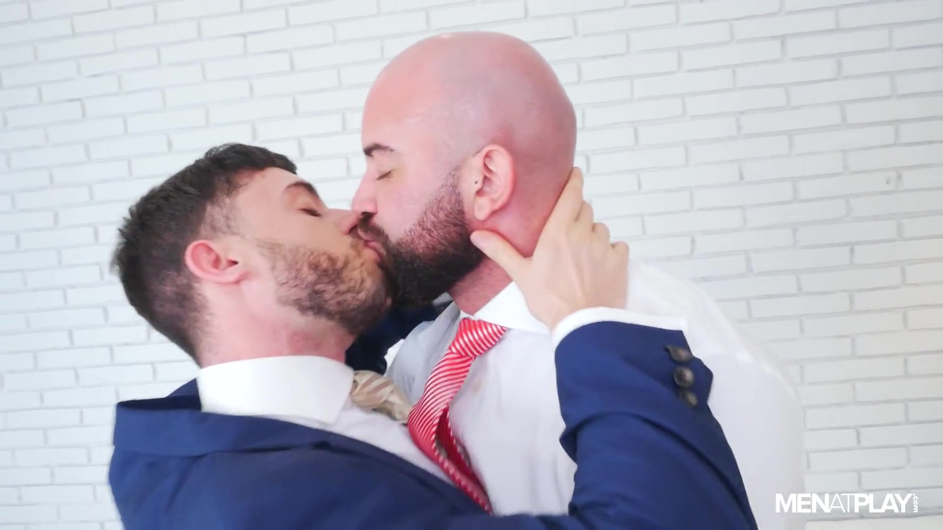 Manuel and Bruno - MENatPLAY