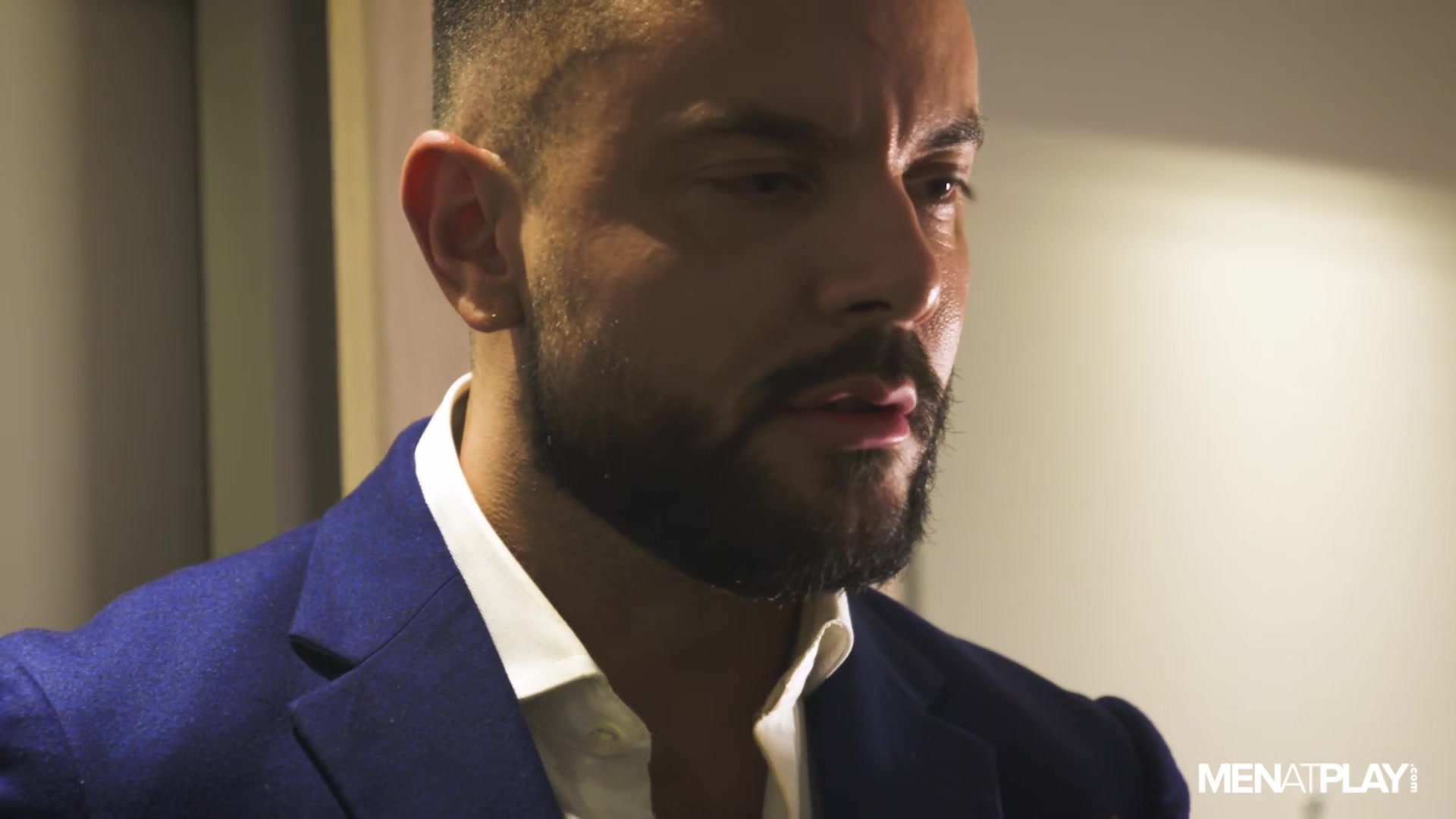 Strong Suit Ep 1: Chance Encounter - MENatPLAY