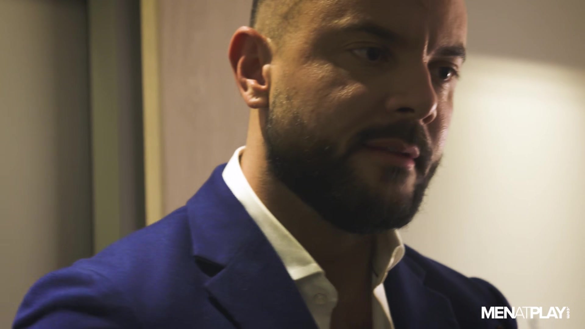 Strong Suit Ep 1: Chance Encounter - MENatPLAY