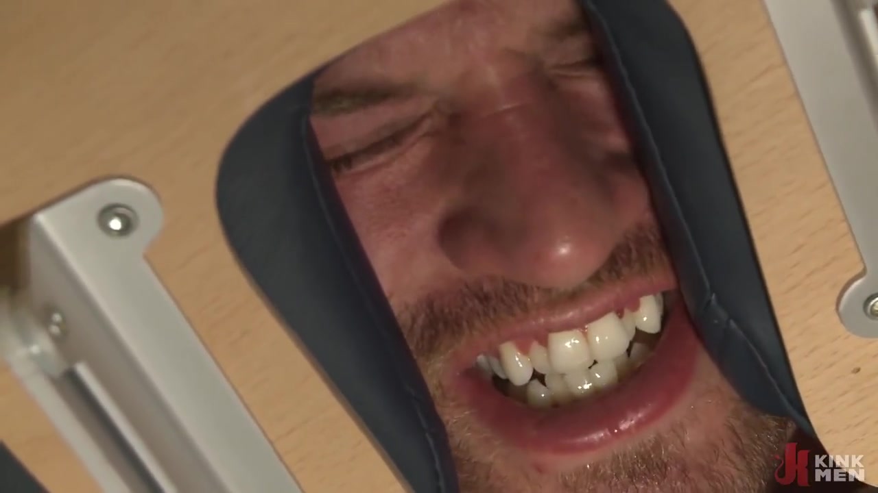 Undercover Cop Begs To Cum In A Sketchy Massage