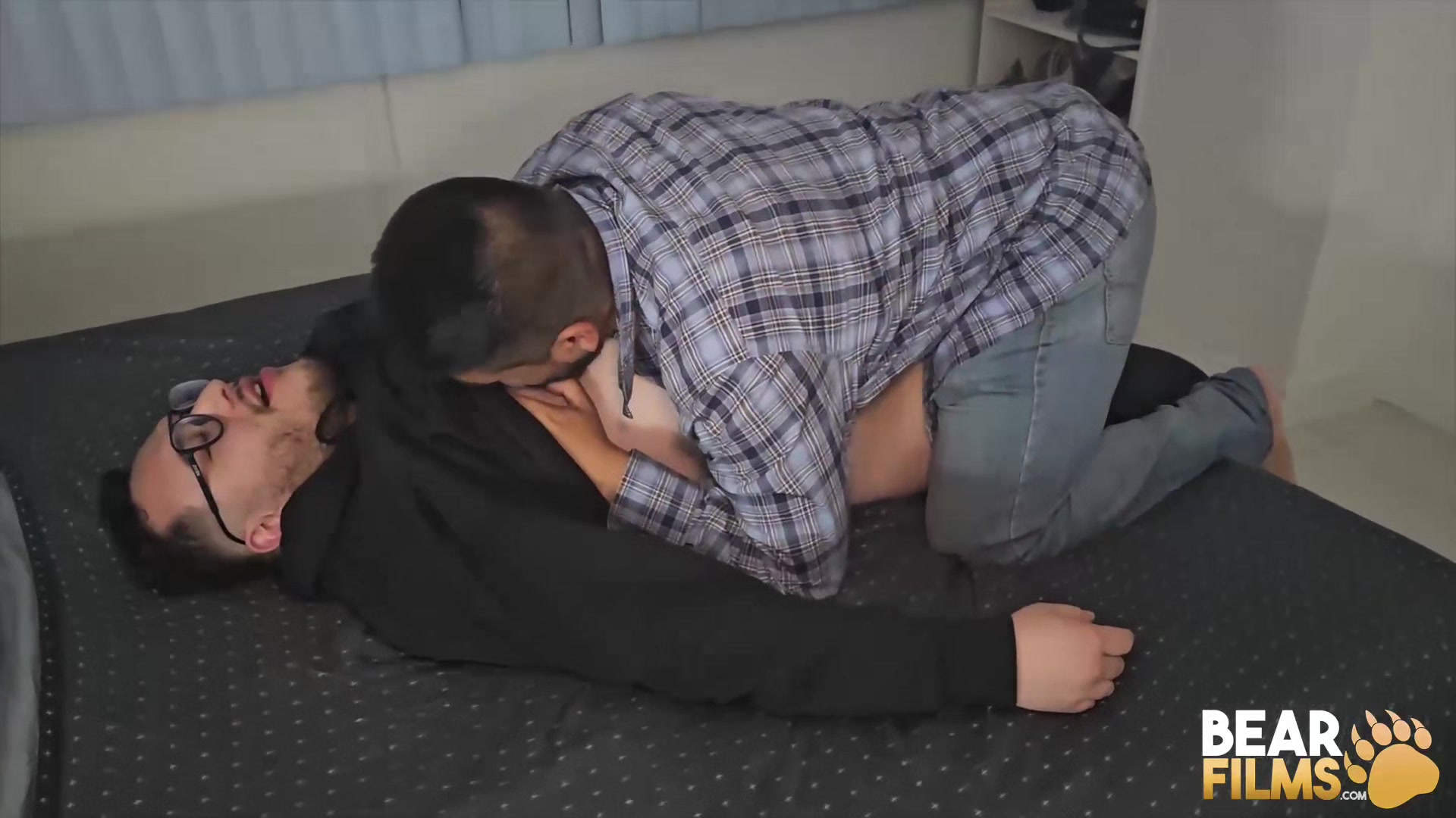 BEARFILMS Geox RXL And Oso Jay Engages In Hot Bareback Session