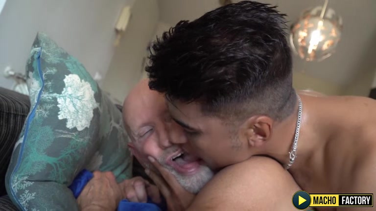 MachoFactory: Benedictux Gets Crazy For His New Neighbor Amir Inneros Big Cock