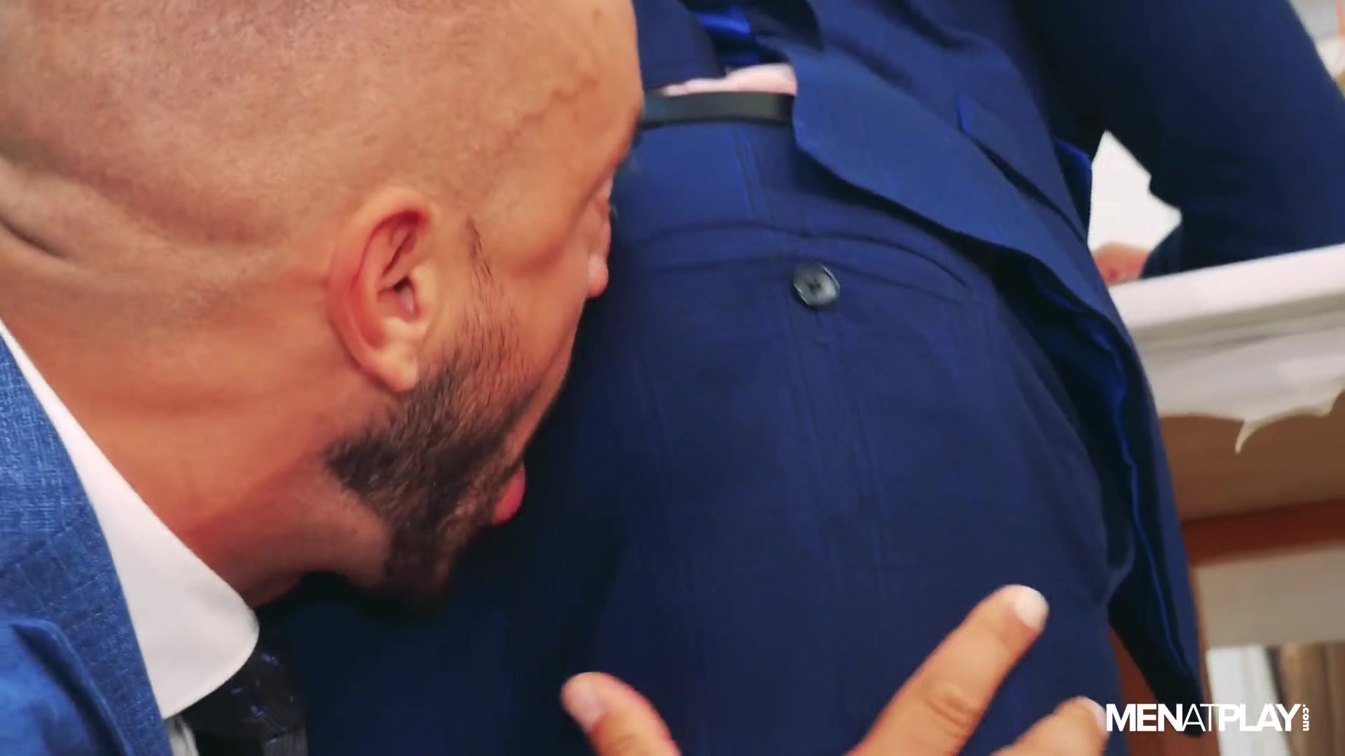 The Tailor and Sir Peter - MENatPLAY