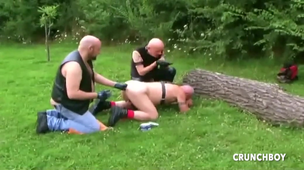 Bear Haryi Fuckin In The Public Garden Amazin Risky Exhib