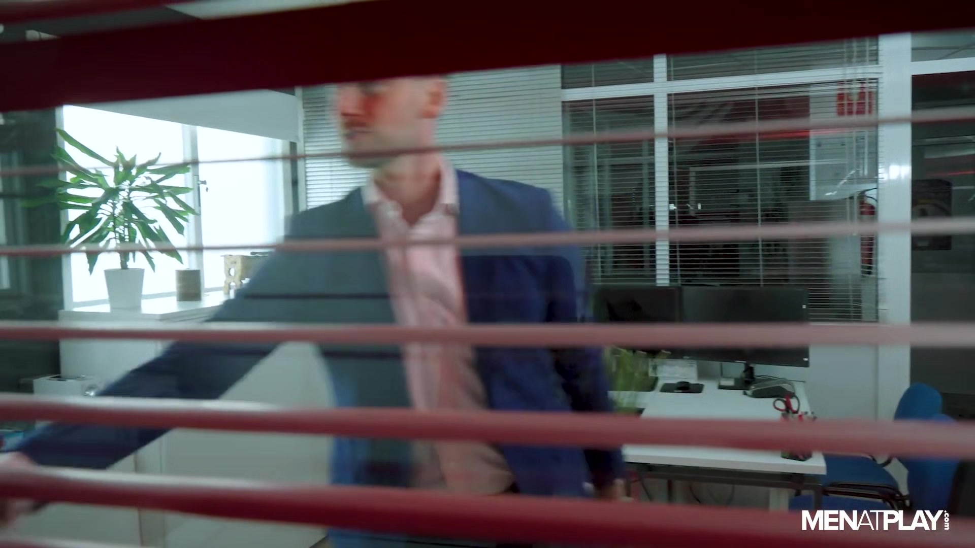 Office Valentine's - MENatPLAY