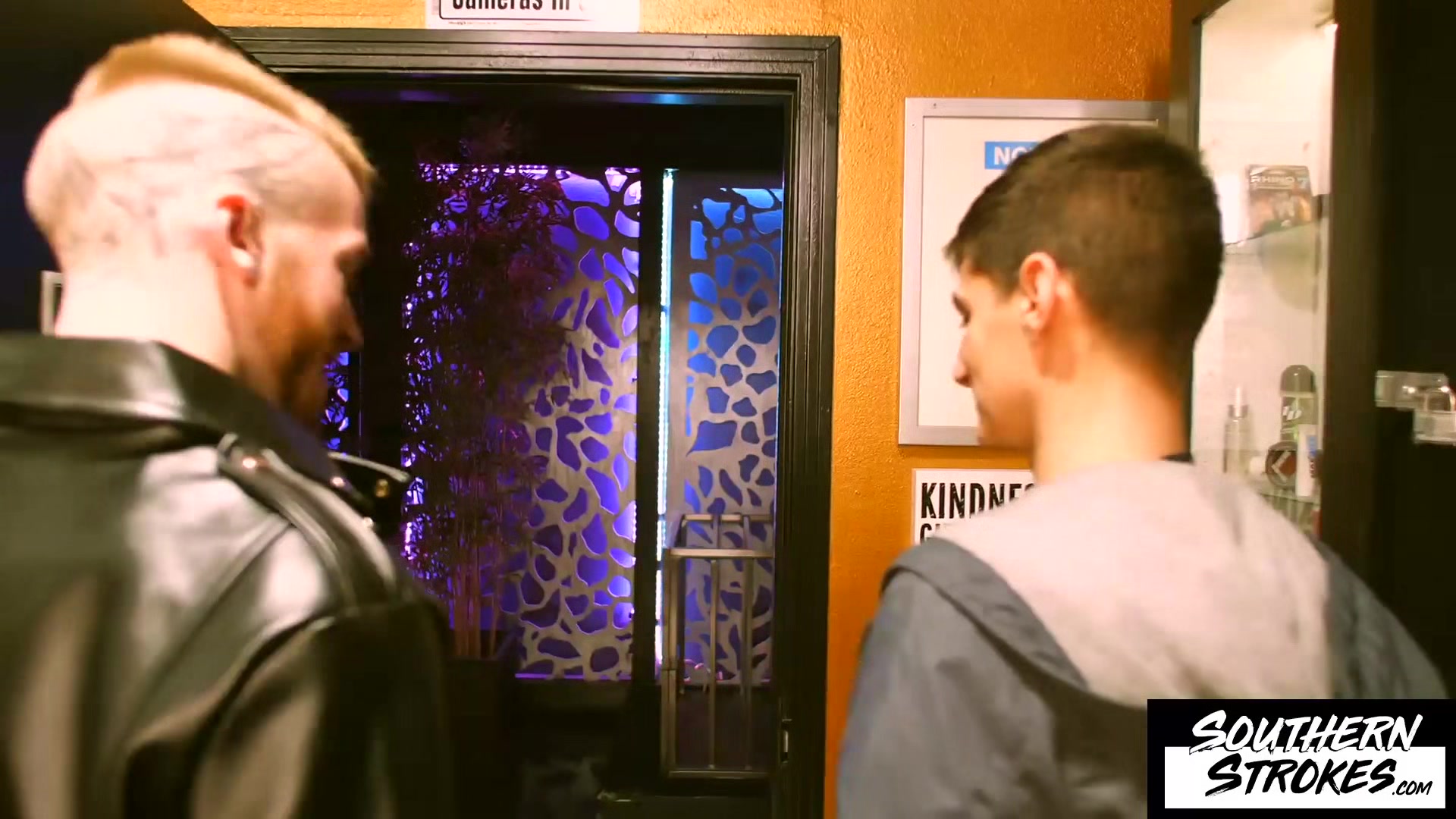 SOUTHERNSTROKES Tattooed Blond Declan Moore Barebacked By Aiden Ward