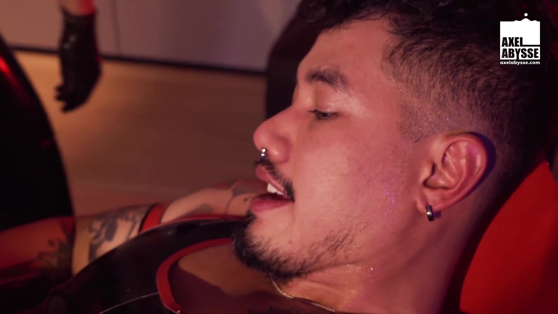 Dominant Axel Abysse Double Fisted Dee's Wet Hole