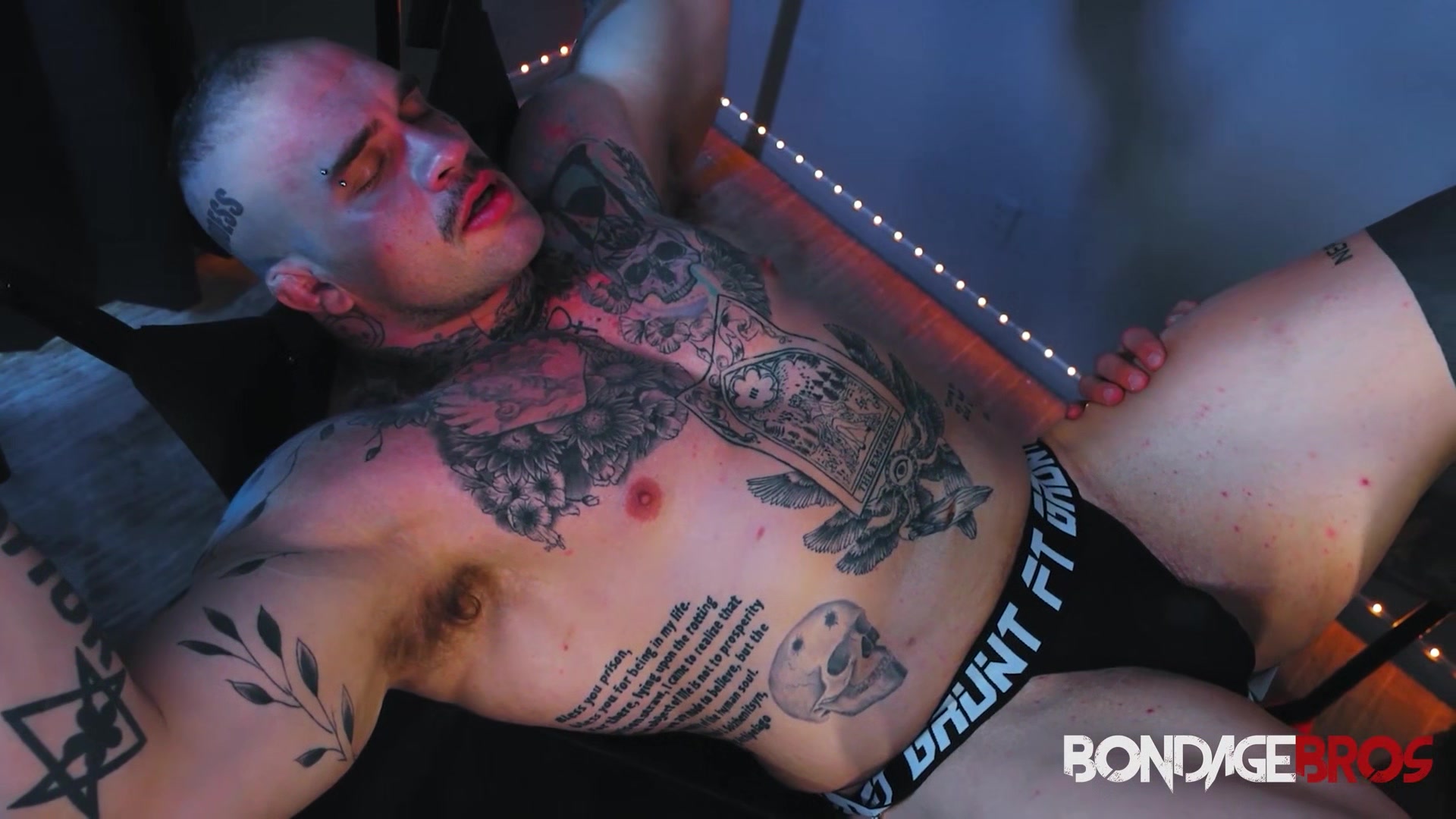 BondageBros: Drew Sebastian Plunges His Big Cock Into Davin Strongs Sweet Bum