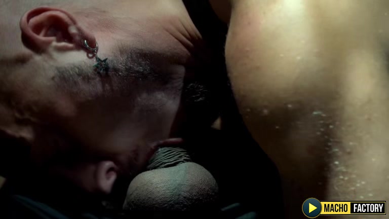 MachoFactory: Viktor Rom Takes Control of Sub Javi Hard with Forceful Thrusts