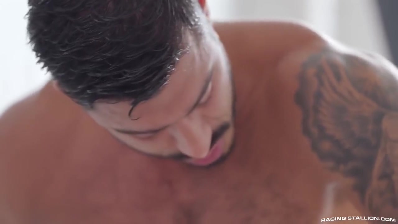 Tourist Attraction - Beau Butler & Lobo Carreira