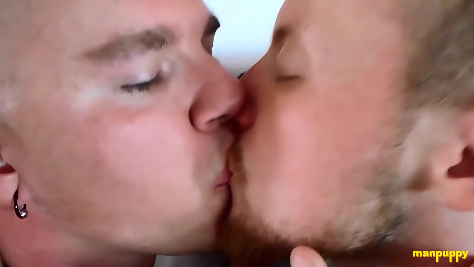 ManPuppy: JC Dickerson Moans As Leo Blues Tongue Bulges His Cheeks And Fills His Mouth