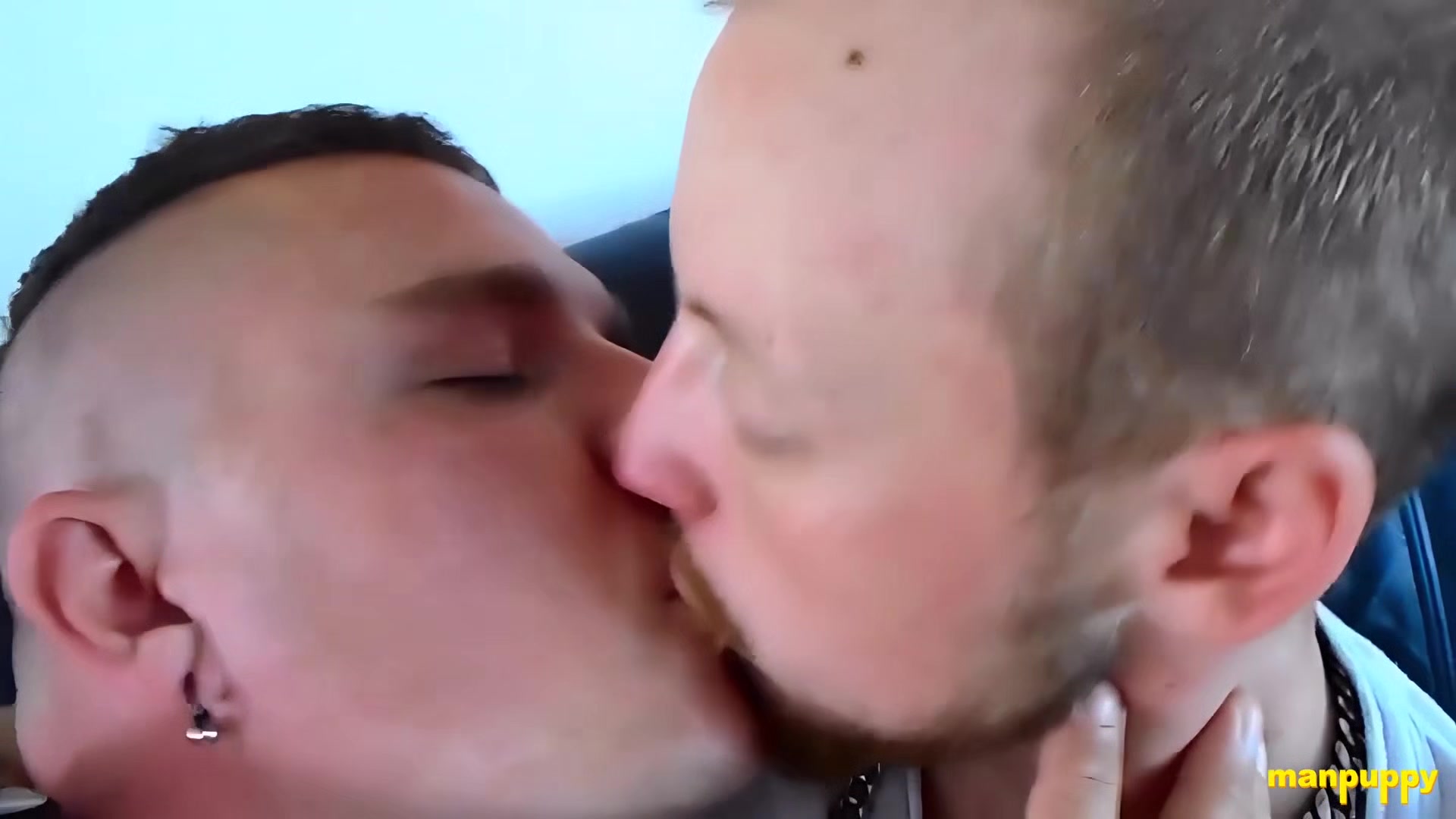ManPuppy: JC Dickerson Moans As Leo Blues Tongue Bulges His Cheeks And Fills His Mouth
