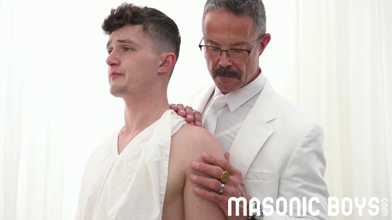 Hung Suited Dilf Reece Scott Powers Raw Dick Into Twink