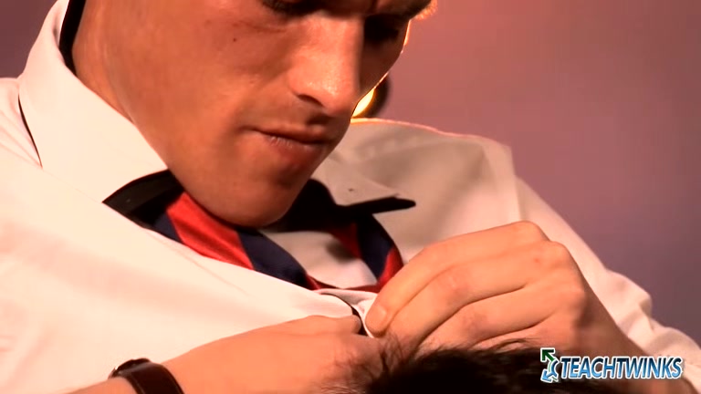 TeachTwinks: McKensie Cross Uses Lucas Davidsons Mouth Before Getting His Own Ass Filled