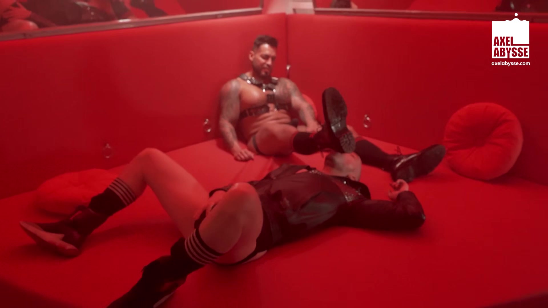 Muscular Top Viktor Destroys Axel Abysse's Hole