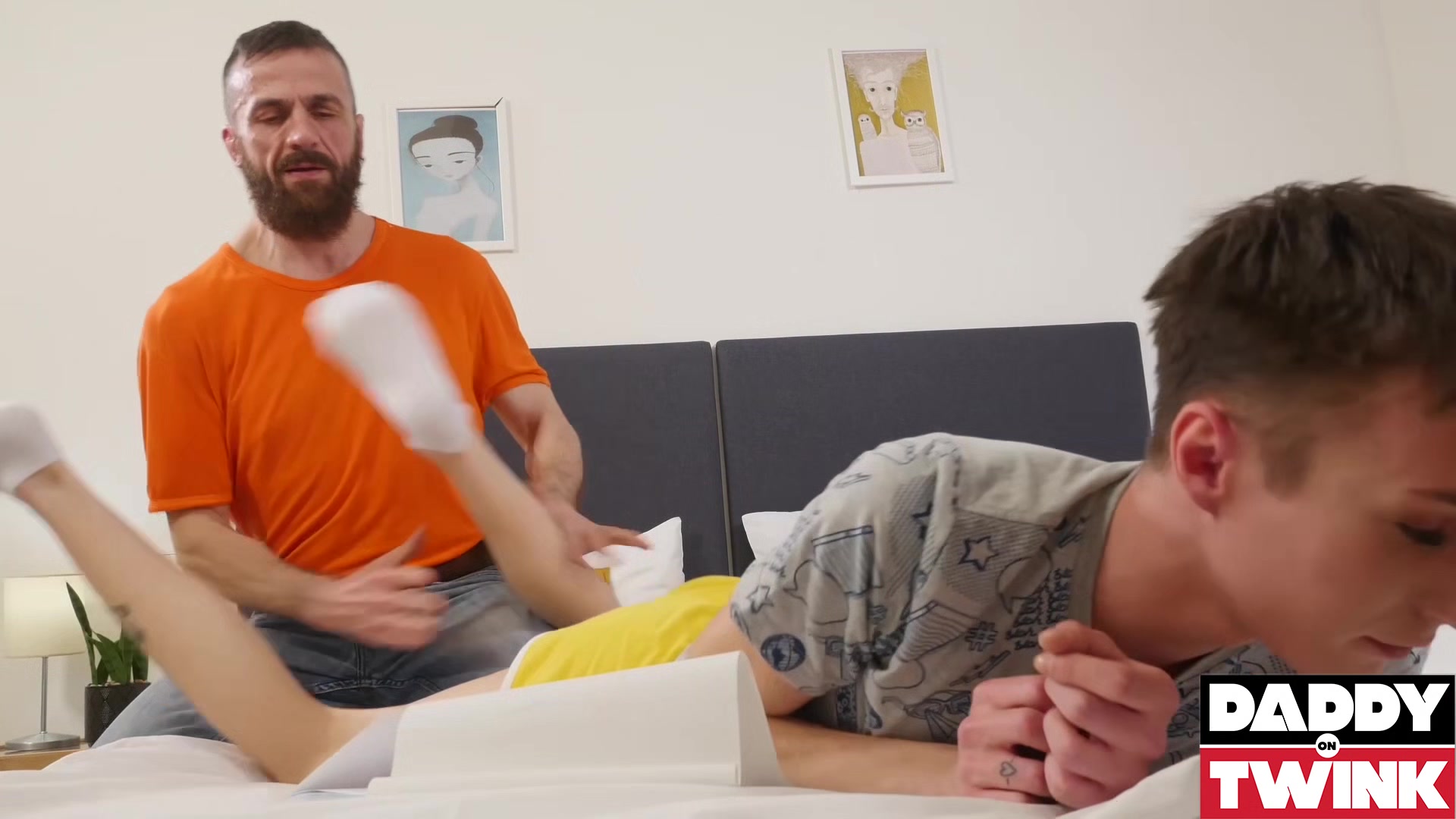 DADDYONTWINK Tattooed Pablo Alt Blows Eric Lenn Dick Before Bareback