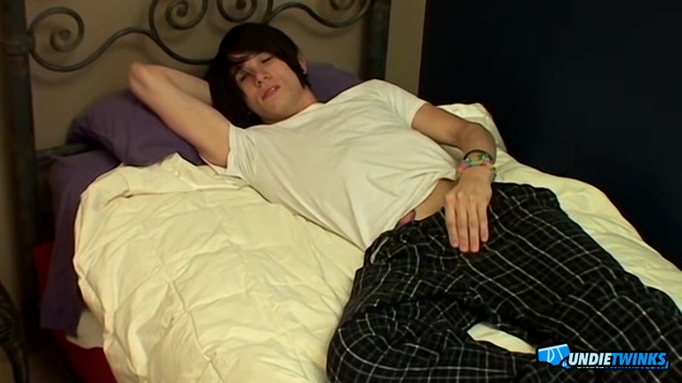 UndieTwinks: Shane Allen And Brendan Killen Fuck Through Tight Boxers In Hot Solo Cum Shots
