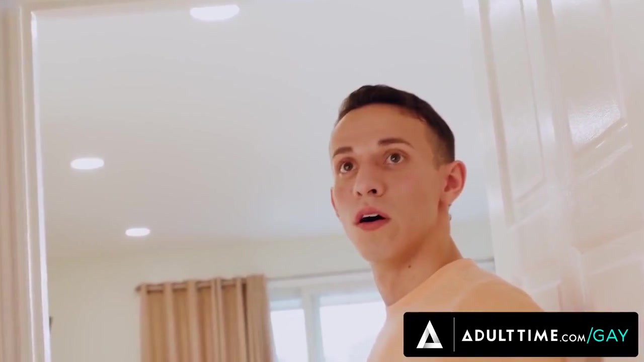Lucca Mazzi Caught Beaus Lad Latino Step-bro Des Irez Milking Off To Him In The Bathroom!