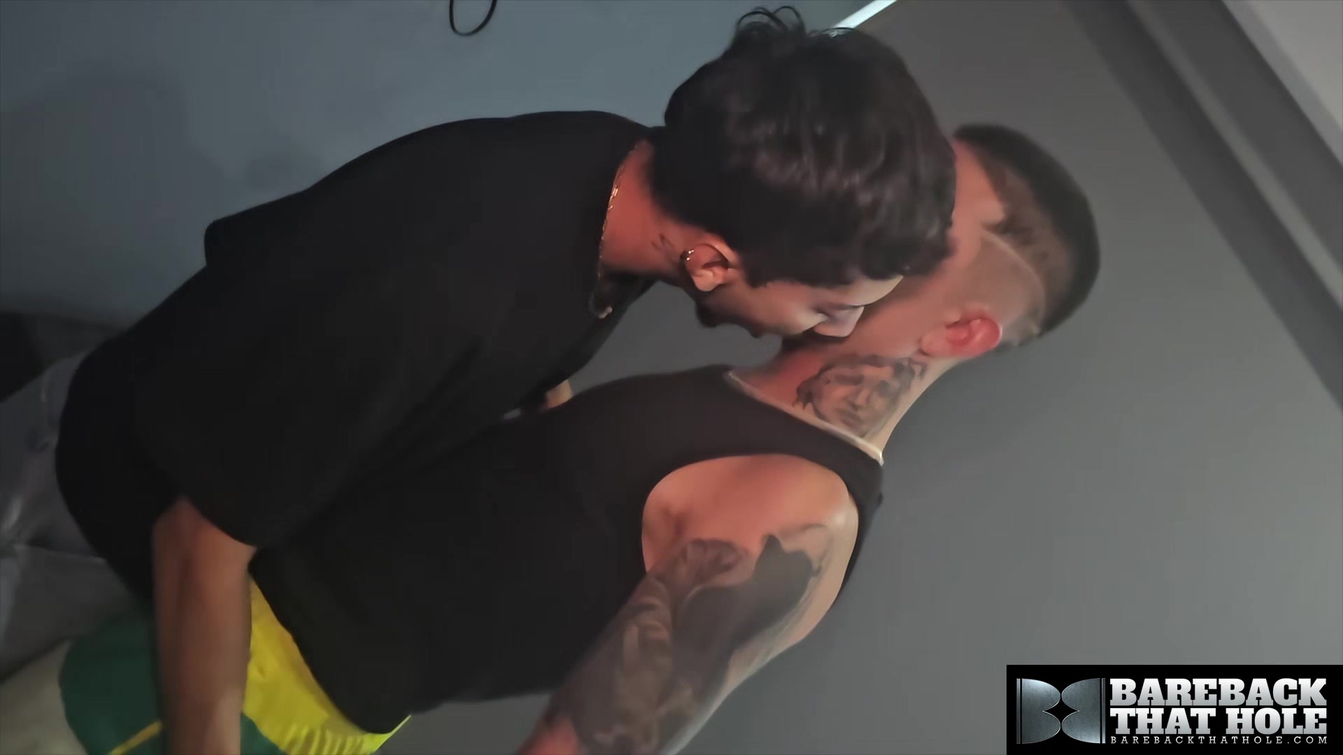 BAREBACKTHATHOLE Aaron West And Eduardo Chacal Engages In Wild Bareback Session
