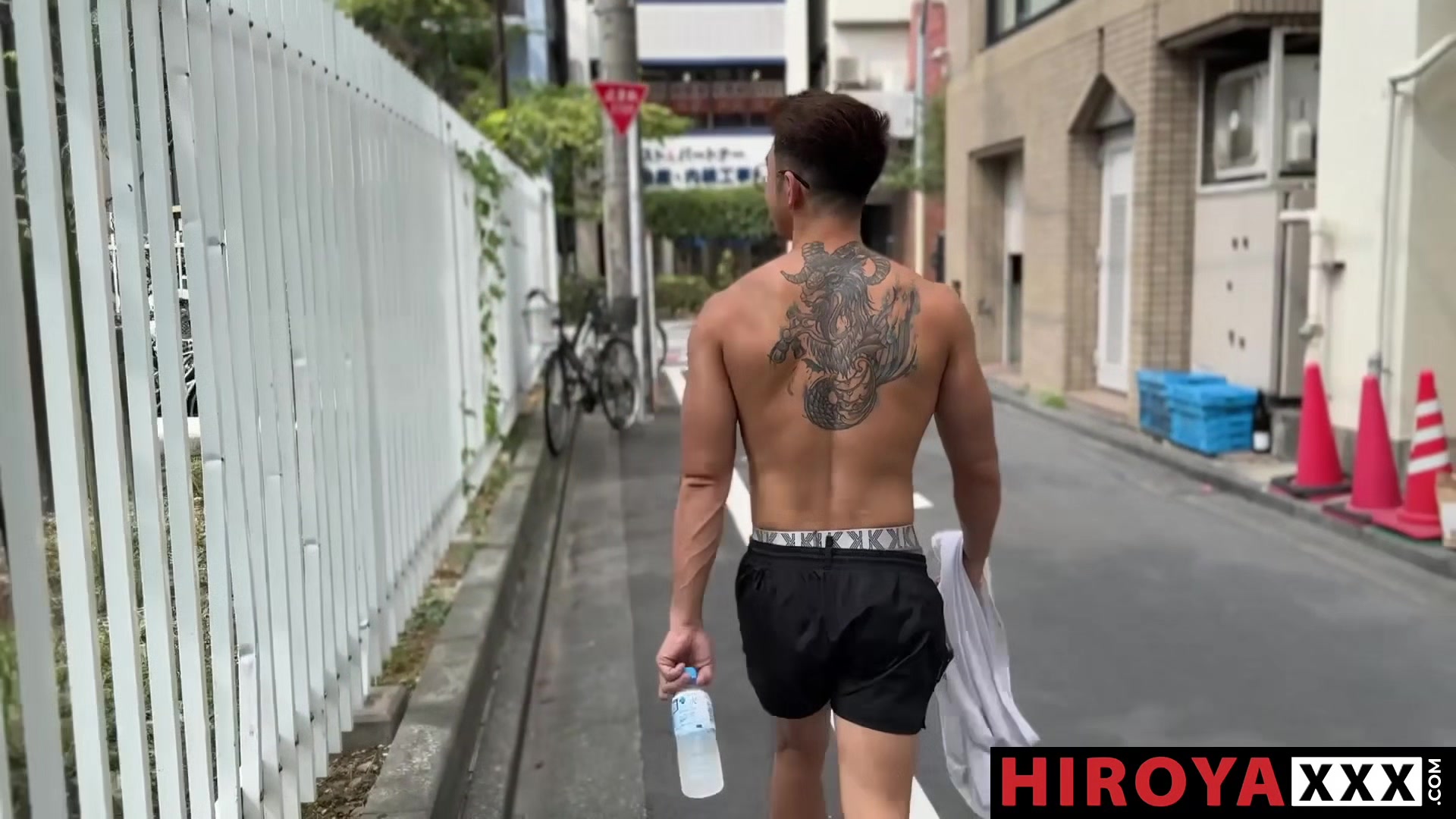 Muscular Asian Tetsuro Fucks Dani Hungry Hole