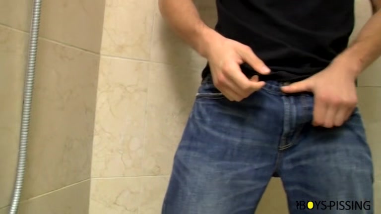 BoyPissing: Hot Jimmy Roman Strokes And Soaks Himself In The Steamy Shower