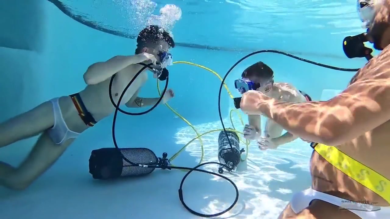 Underwater Threesome