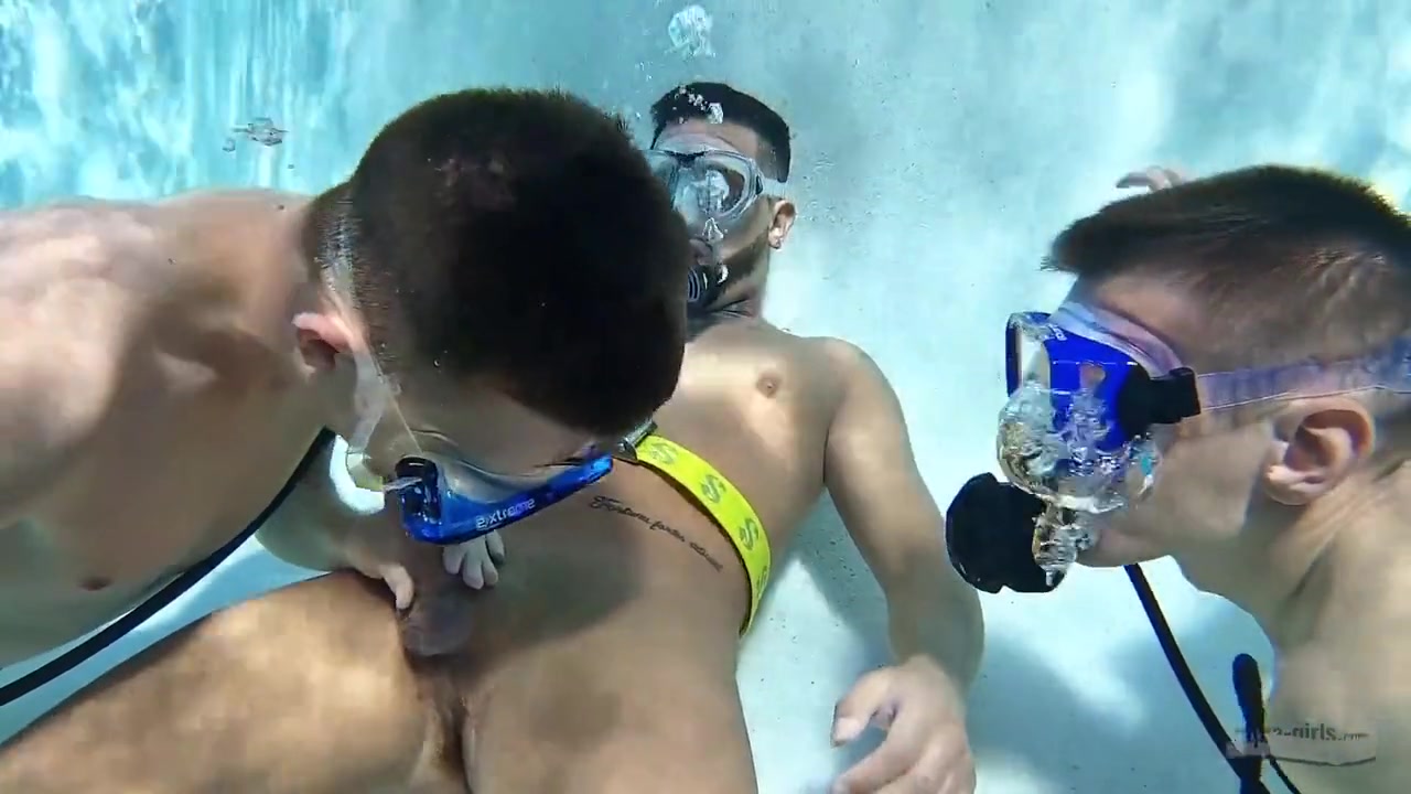 Underwater Threesome