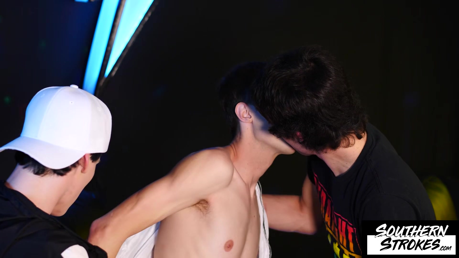 SOUTHERNSTROKES Adam Strong And Chris Summers Having Threesome With Zack Love