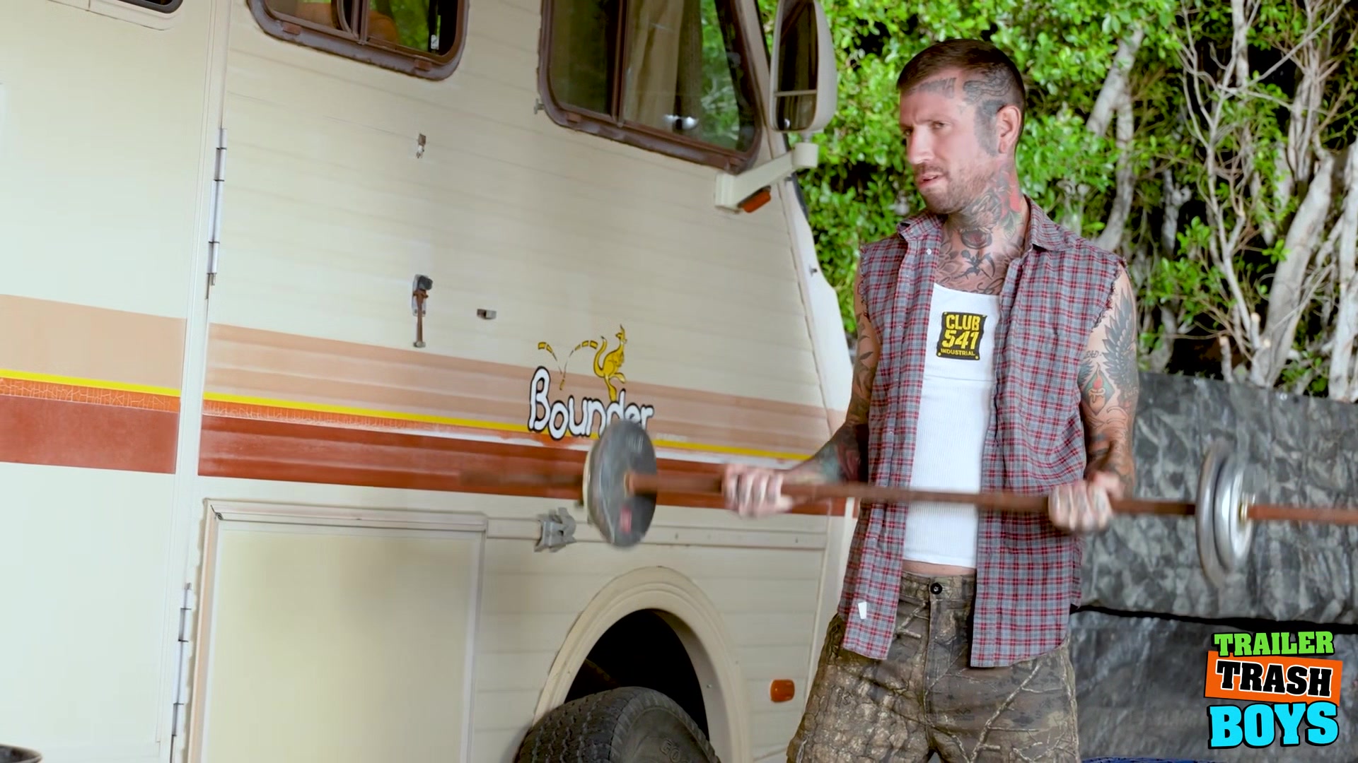 TRAILERTRASHBOYS Virgin Twink Eddie Patrick Banged By Masculine Jason
