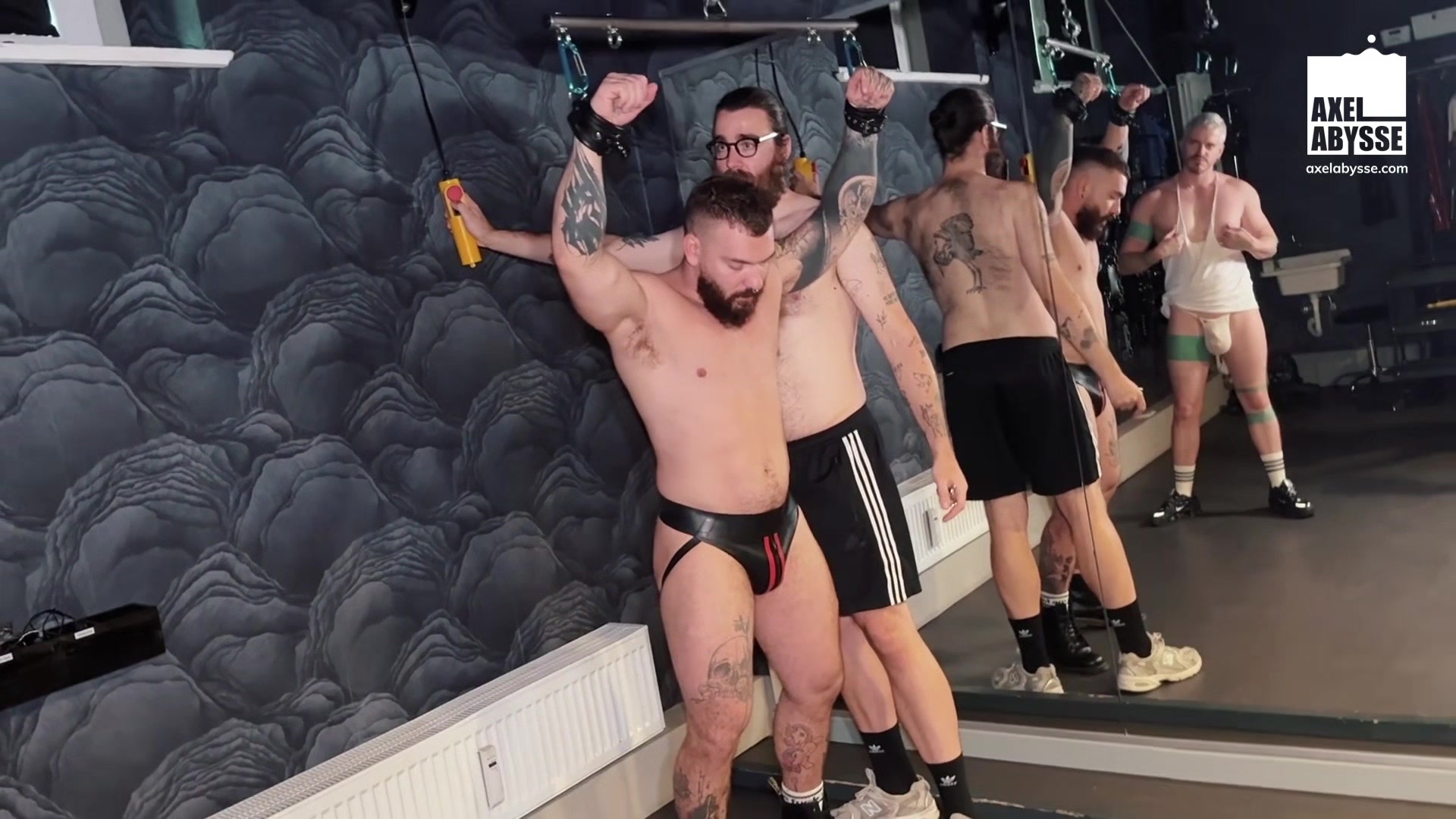Bound Axel Abysse Submits To Sir Joshua