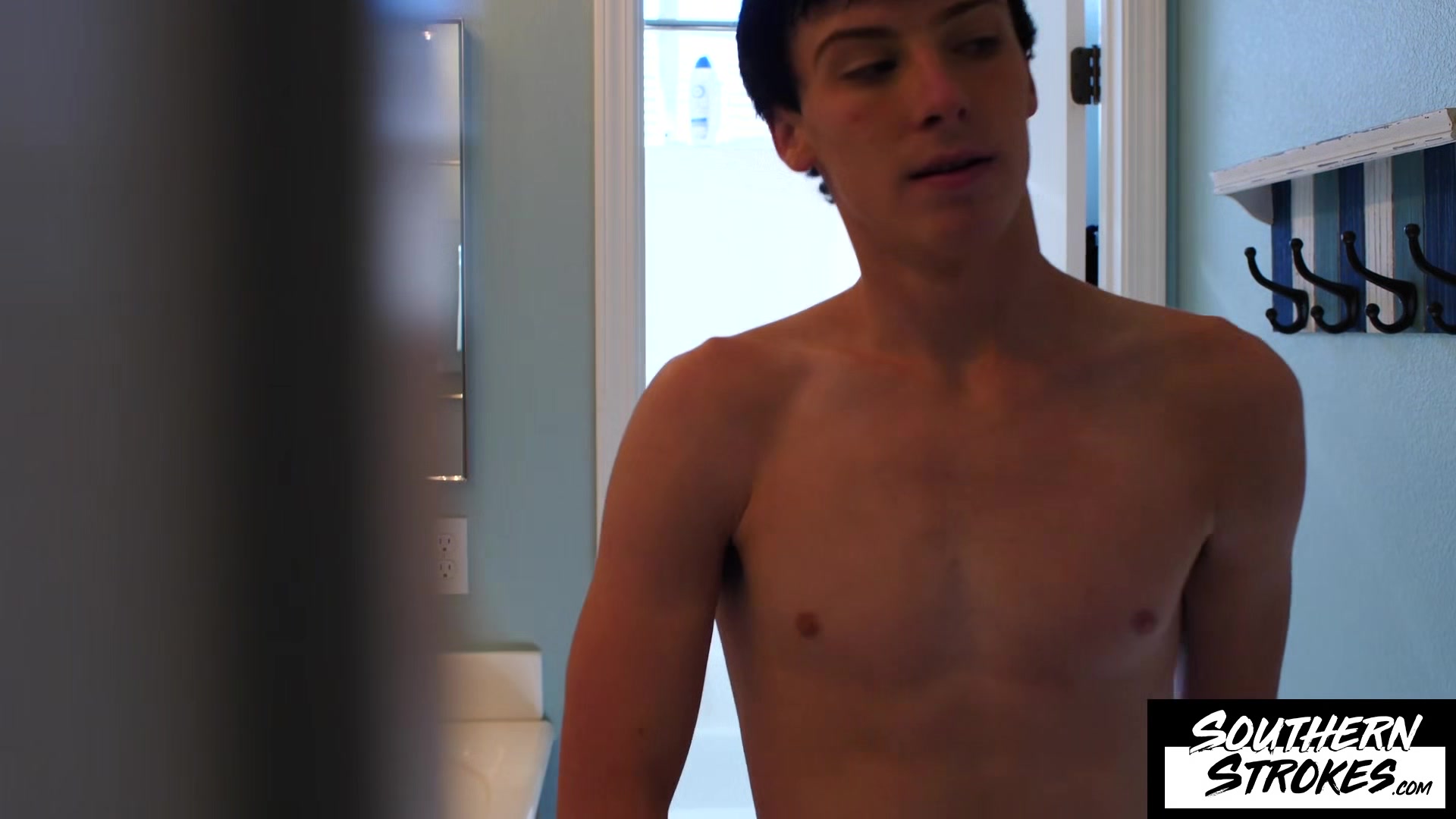 SOUTHERNSTROKES Chris Summers Barebacks Zack Love Horny Hole