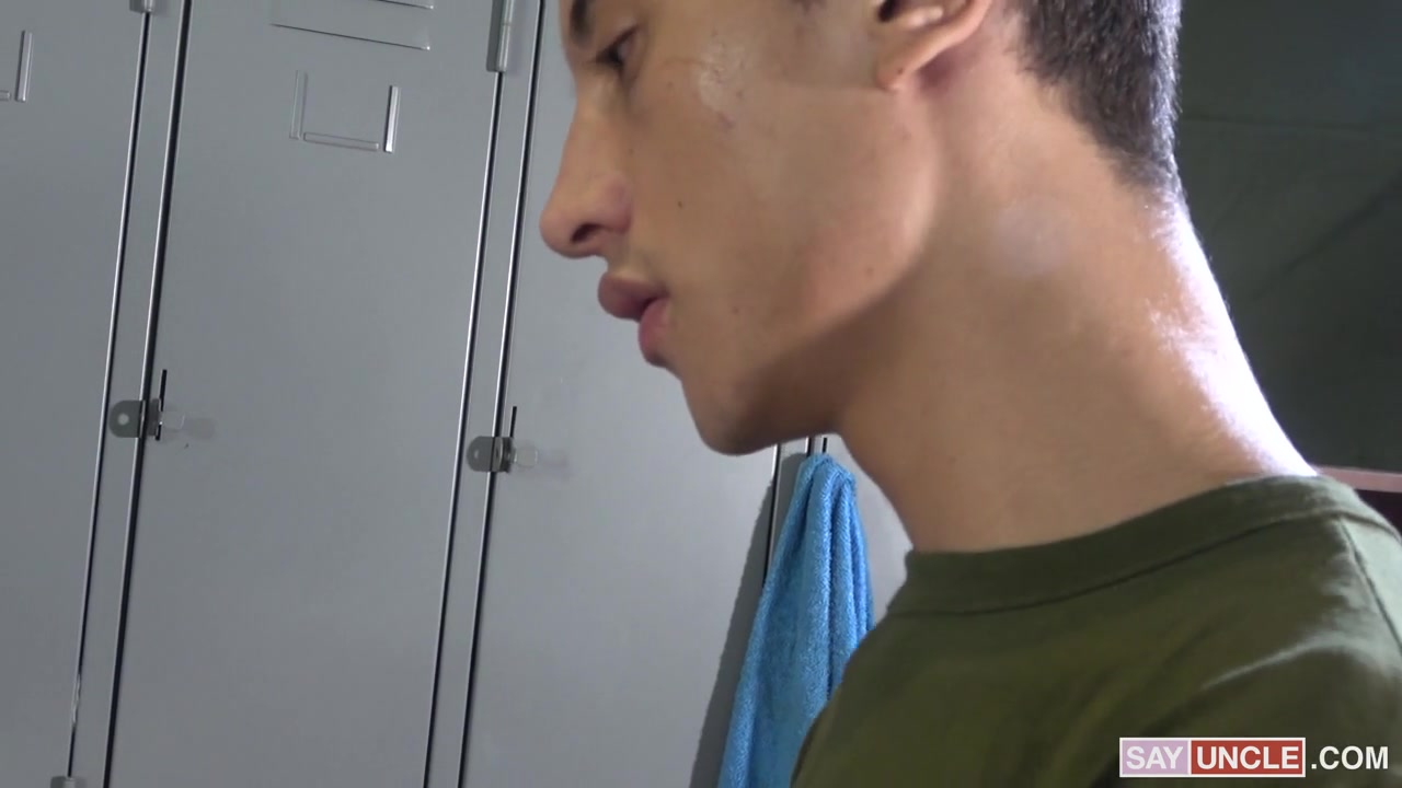 Twink Soldiers Turn the Locker Room Into a Fuckfest - MilitaryDick