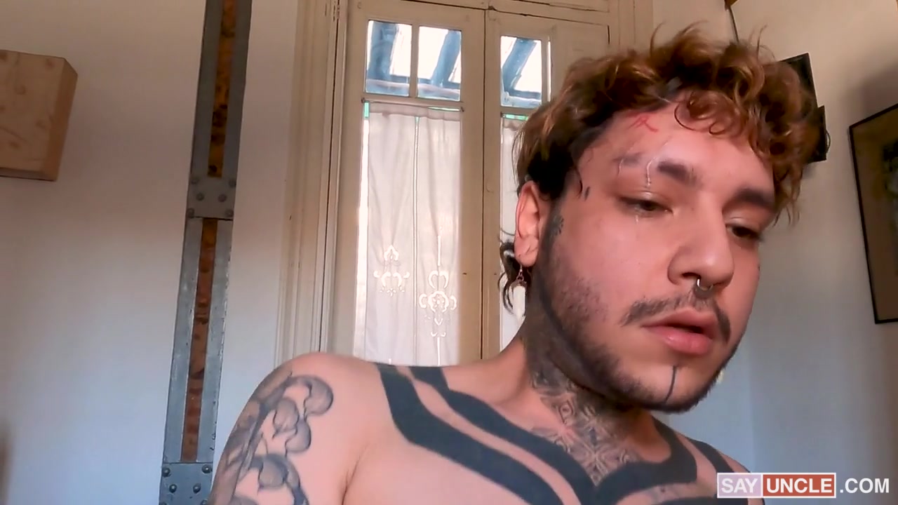 Hot New Neighbor - LatinLeche