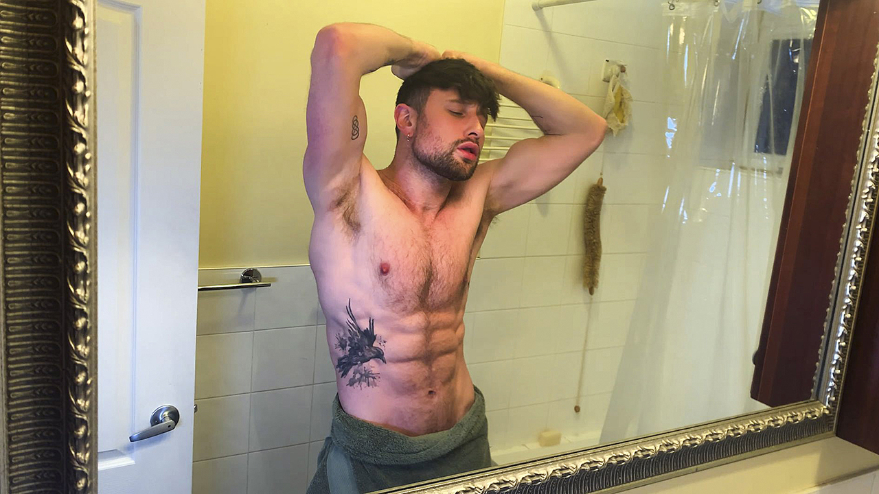 Sharing a Bathroom - BrotherCrush