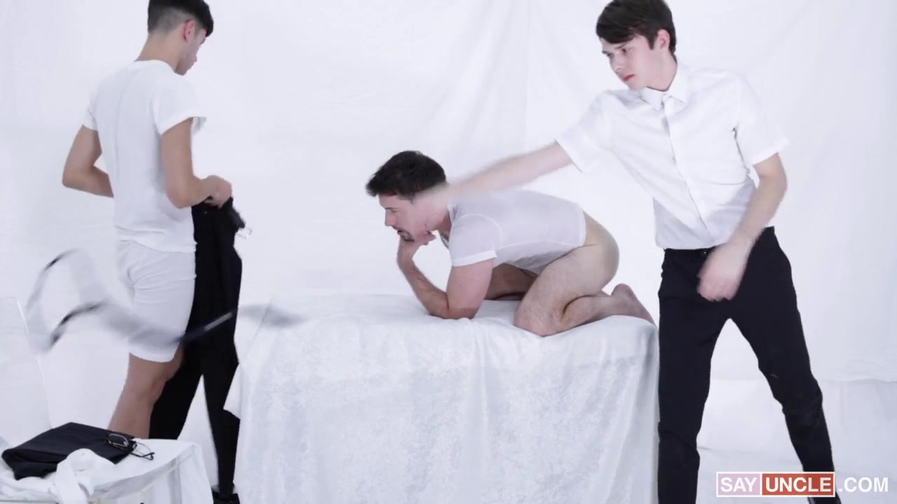 Worshiping The President - MissionaryBoys
