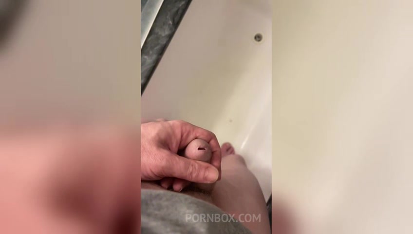 Amateur Guy Pissing Slow Motion Pov - Pissvids