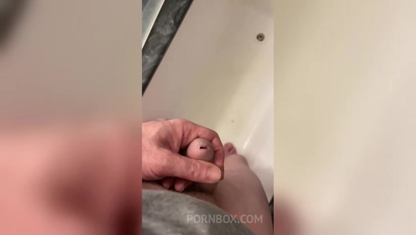 Amateur Guy Pissing Slow Motion Pov - Pissvids